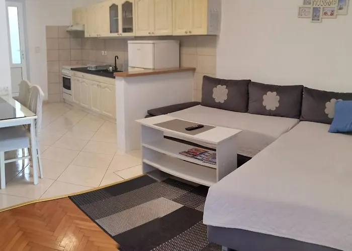 Rudelj * Макарська