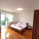 Rudelj Apartman *
