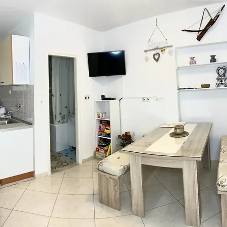 Rudelj Μακάρσκα