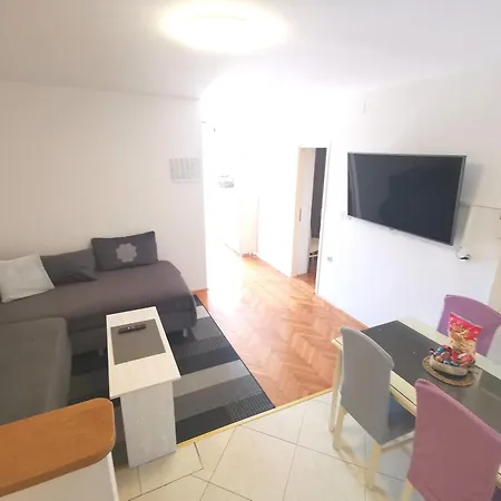 Rudelj * Makarska