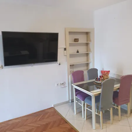 Rudelj * Makarska