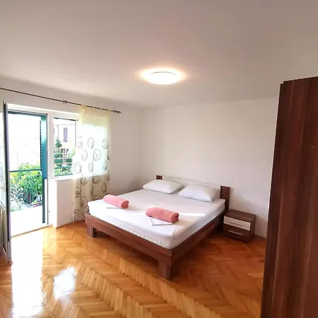 Rudelj Apartmán *