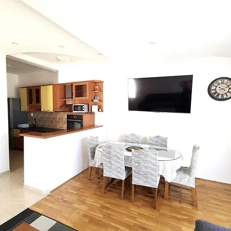 Rudelj Apartment Makarska