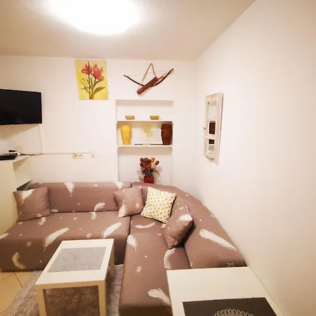 Rudelj 公寓 马卡尔斯卡